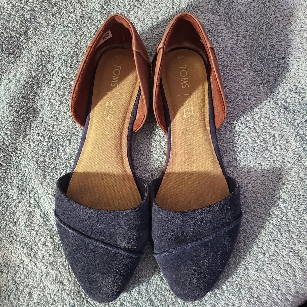 Toms Navy and Brown Flats